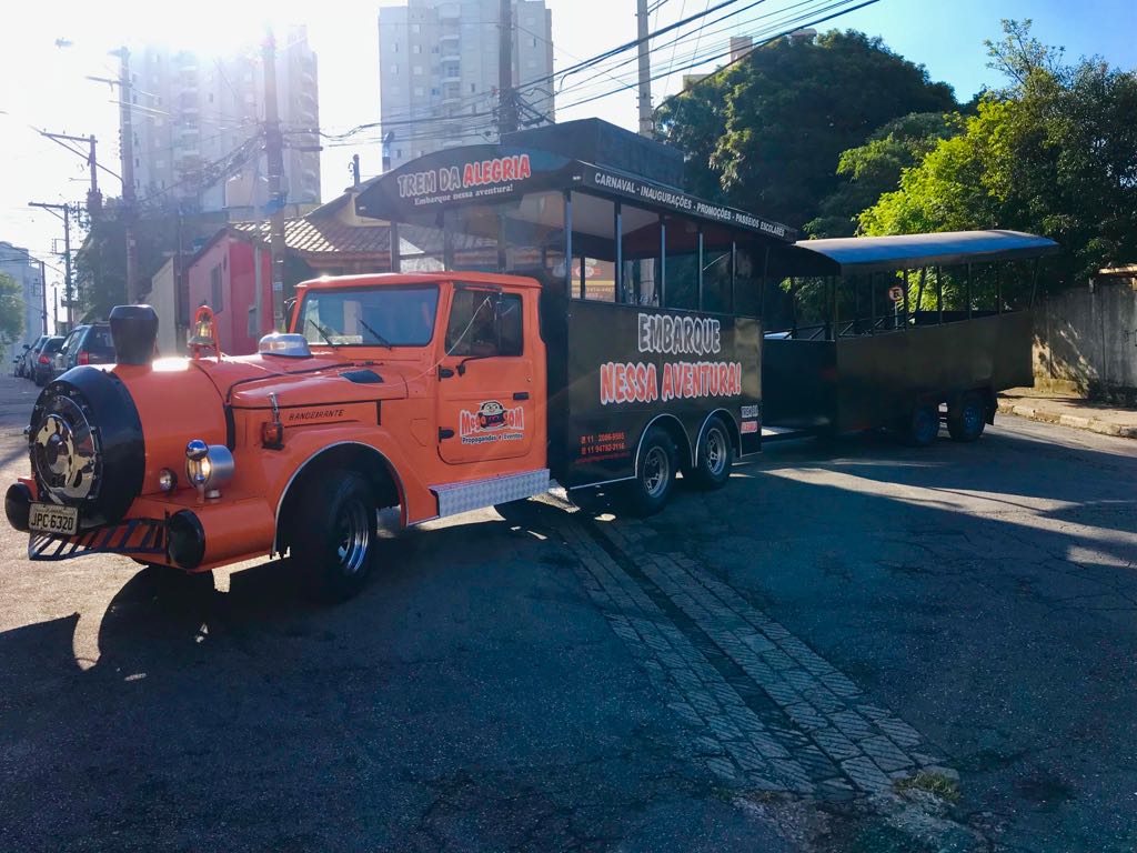 trenzinho da Alegria em 2023  Trio eletrico, Alegria, Trem